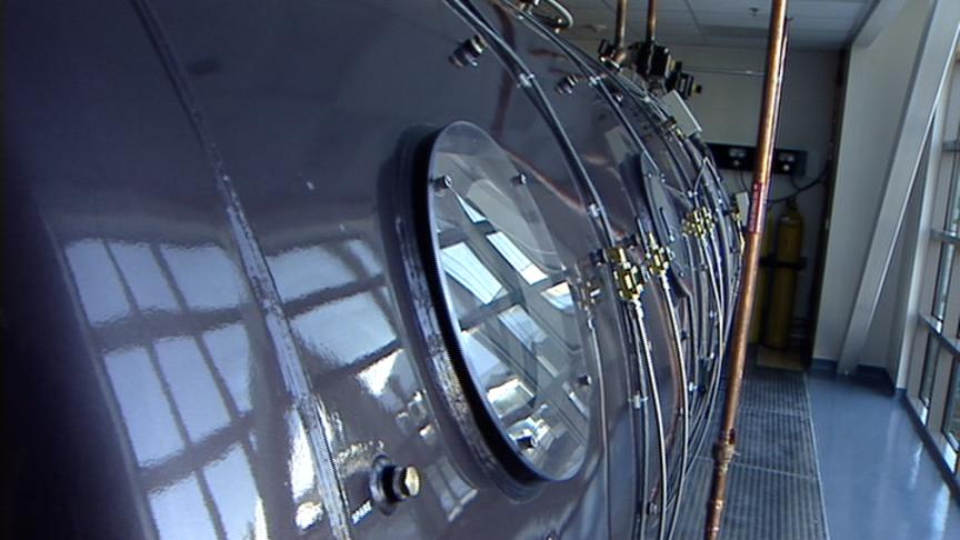 Hospital Gets Hyperbaric Chamber to Help Heal Wounds