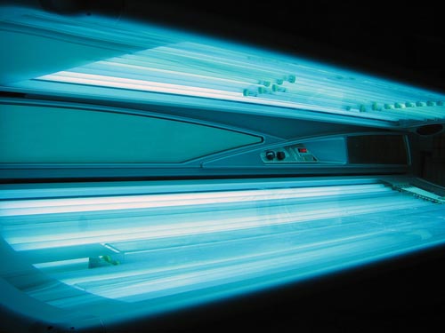 Parents Complain About Having to Attend Teen Tan Sessions