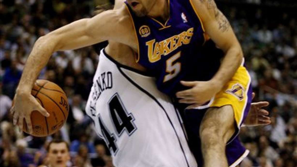Jazz Recalls Fesenko from Utah Flash
