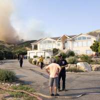 Salt Lake police lift neighborhood evacuation orders for wildfire near Ensign Peak