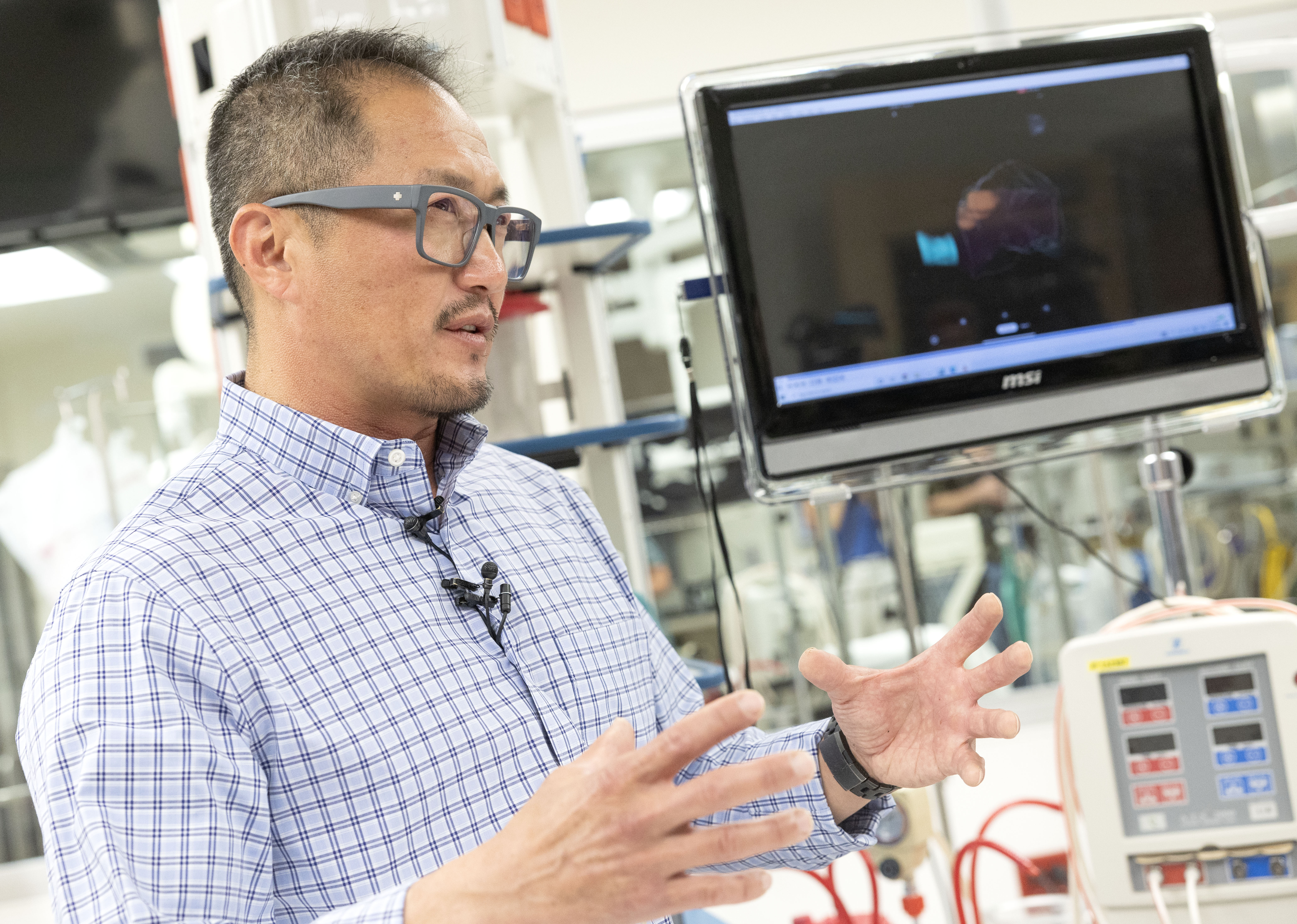 Dr. Tae Kim, a colorectal surgeon at Intermountain LDS Hospital, says Intermountain Health is the first health system in the nation to use an innovative tool with 3D computer model to guide surgeons during robotic rectal cancer surgery on Monday.