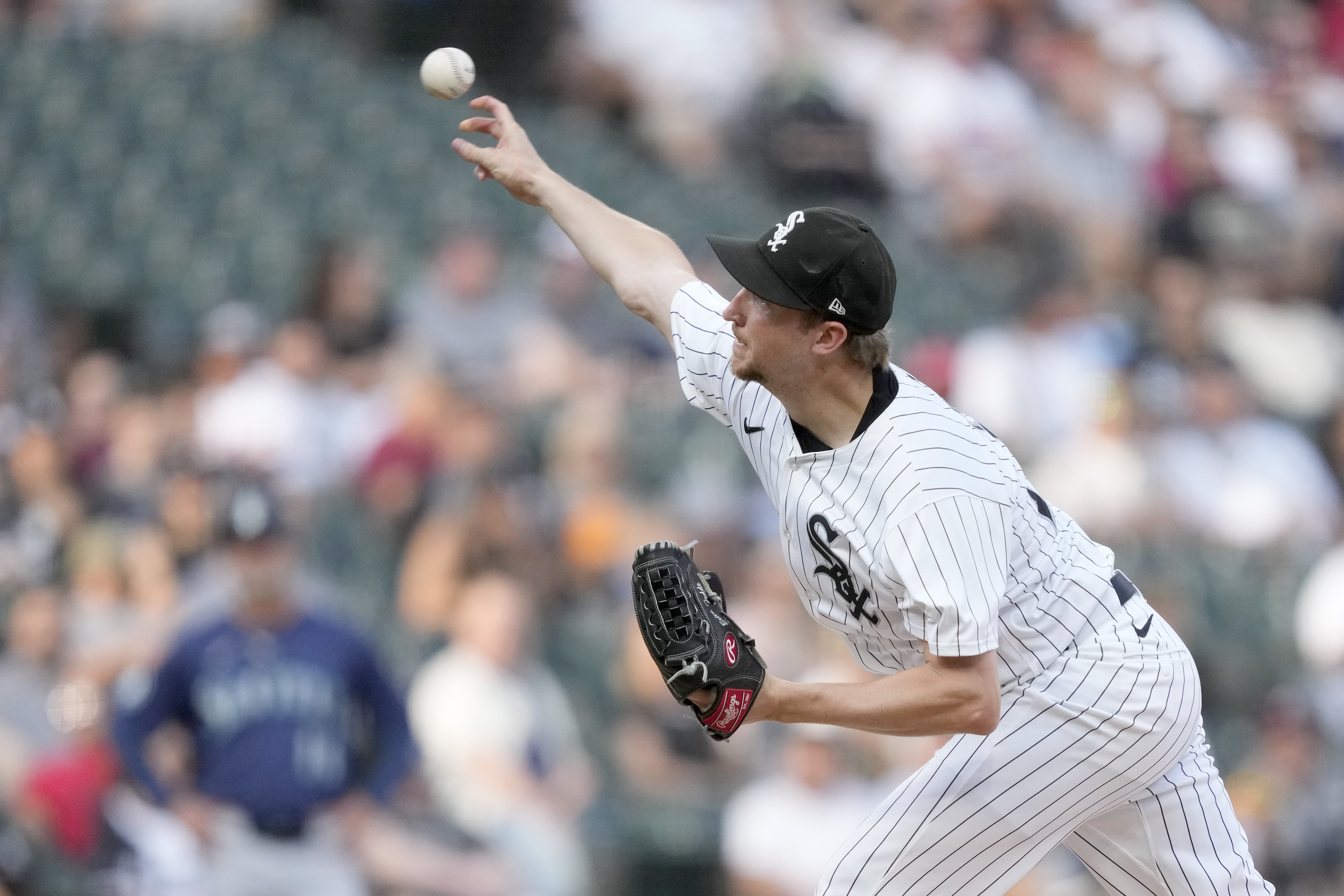 Chicago White Sox starting pitcher Erick Fedde delivers during the first inning of a baseball game against the Seattle Mariners on Saturday, July 27, 2024, in Chicago. 