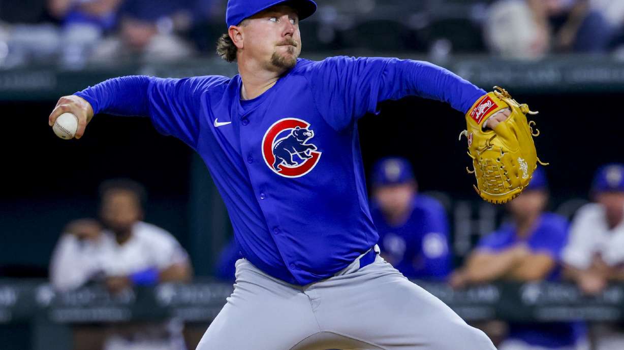 FILE - Chicago Cubs relief pitcher Mark Leiter Jr. throws during a baseball game against the Texas Rangers, Thursday, March 28, 2024 in Arlington, Texas. The New York Yankees acquired Leiter from the Cubs, Tuesday, July 30 2024, to bolster their bullpen, sending right-hander Jack Neely and infielder Ben Cowles to Chicago.