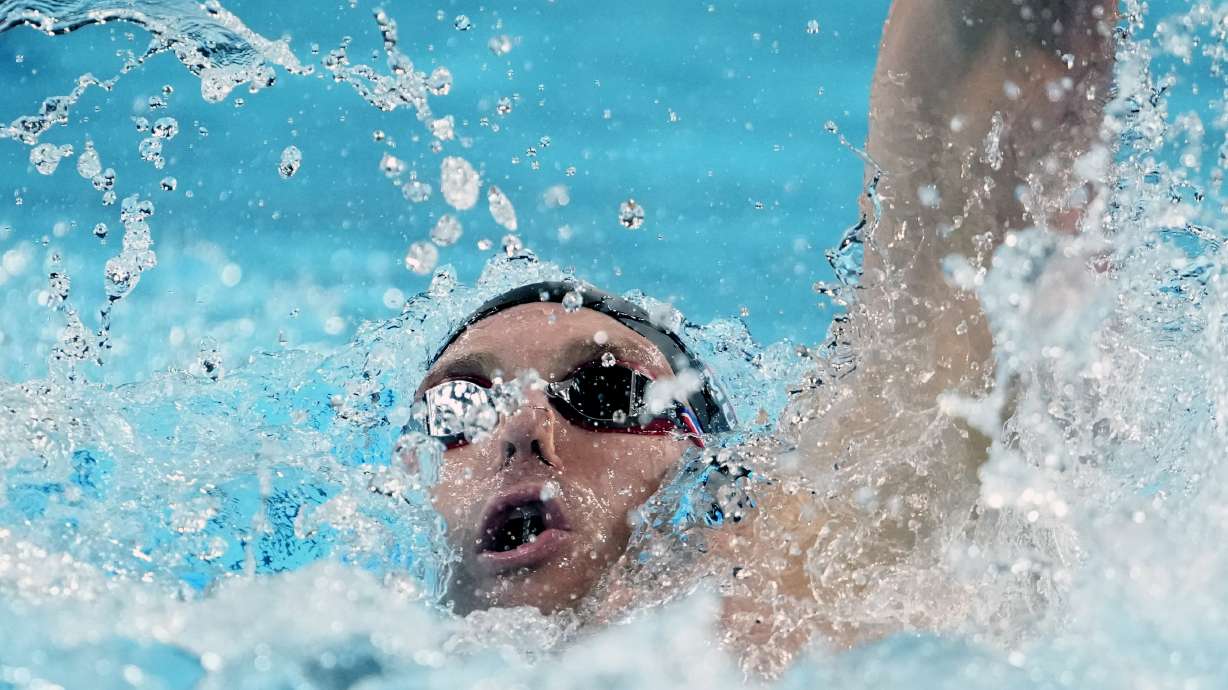 Ryan Murphy, of the United States, competes in the men's 200-meter backstroke semifinal at the 2024 Summer Olympics, Wednesday, July 31, 2024, in Nanterre, France.