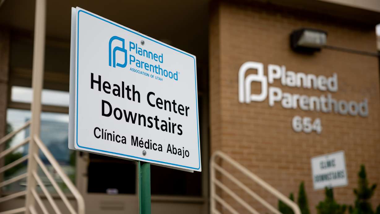 A federal judge extended an order blocking part of the recent spending bill that prevents Medicaid funds going to Planned Parenthood clinics.