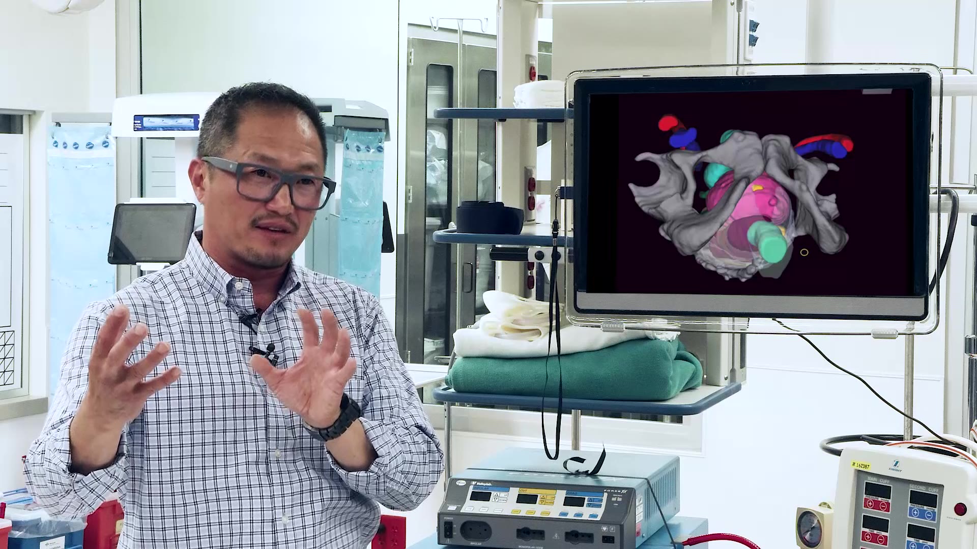 Dr. Tae Kim explains how “Iris” works with creating a 3D image of an MRI scan in this undated image.