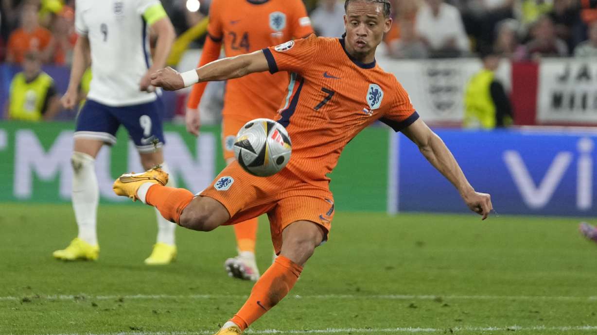 FILE - Xavi Simons of the Netherlands kicks a ball during a semifinal against England at the Euro 2024 soccer tournament in Dortmund, Germany, Wednesday, July 10, 2024. Bayern Munich’s hopes of signing Netherlands forward Xavi Simons have been shelved for now with the player agreeing to extend his loan at Leipzig from Paris Saint-Germain for another season.
