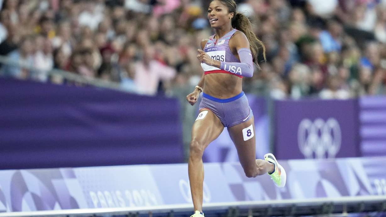 Gabrielle Thomas, of the United States, wins a women's 200 meters semifinal at the 2024 Summer Olympics, Monday, Aug. 5, 2024, in Saint-Denis, France.