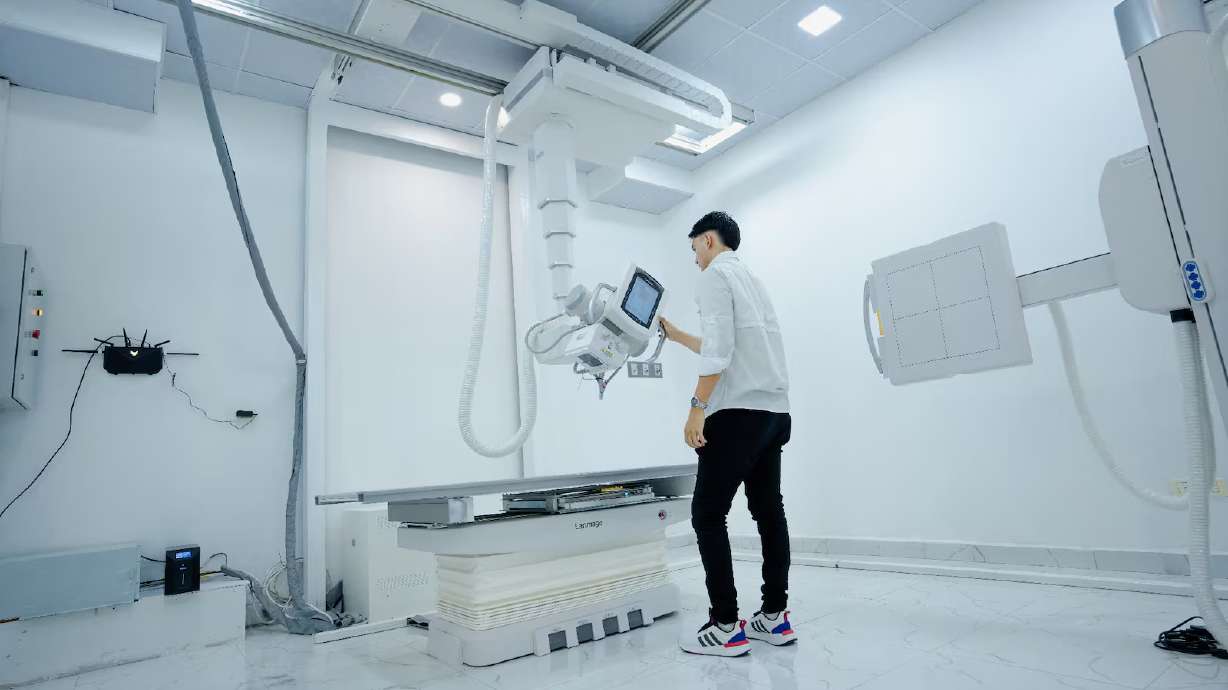 An X-ray machine was donated by The Church of Jesus Christ of Latter-day Saints to the Hospital de Tela in San Pedro Sula, Honduras, on July 31.