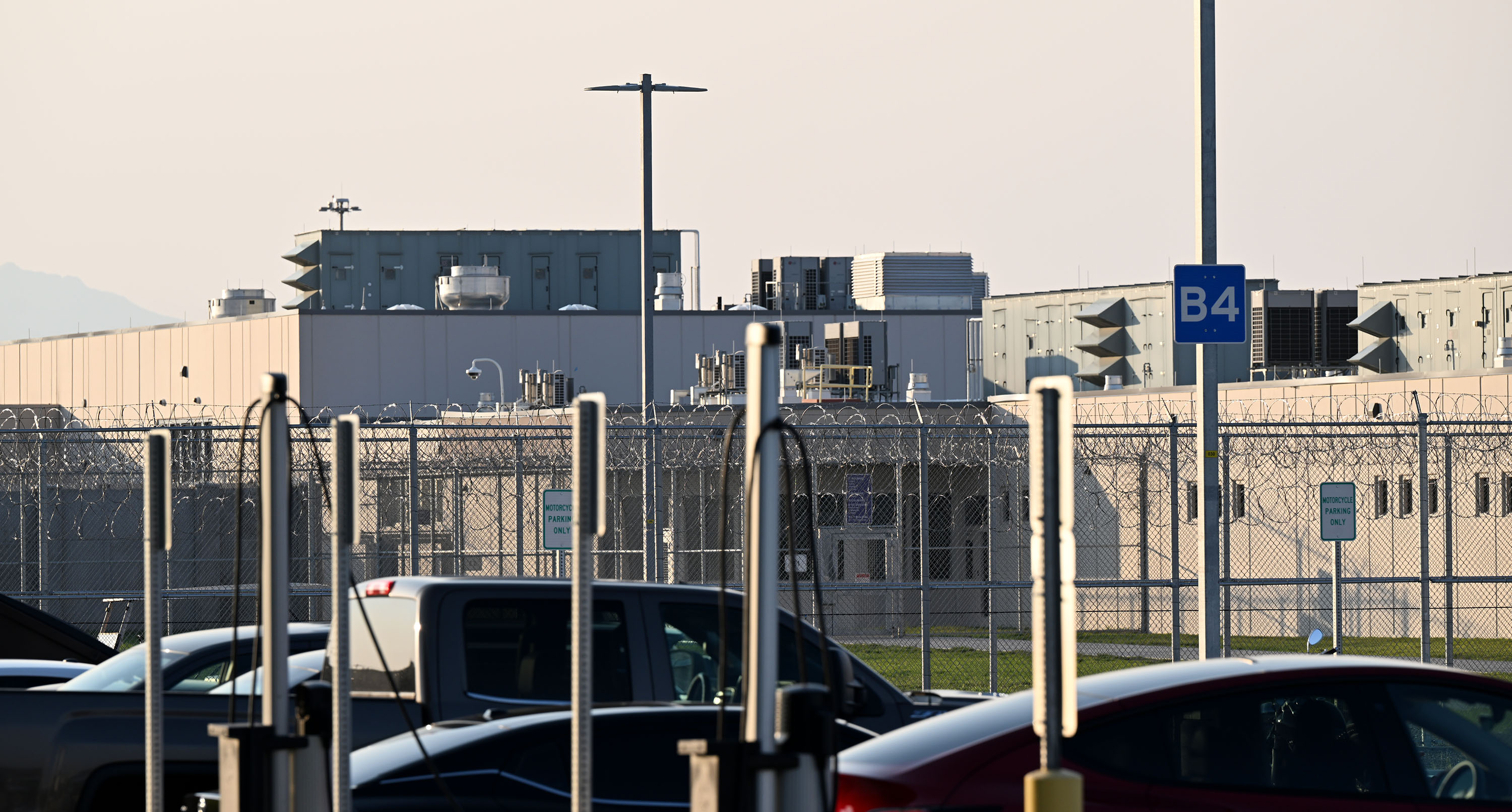 A Utah State Prison inmate convicted of kidnapping and sexually abusing a 12-year-old newspaper carrier more than 20 years ago is seeking parole.