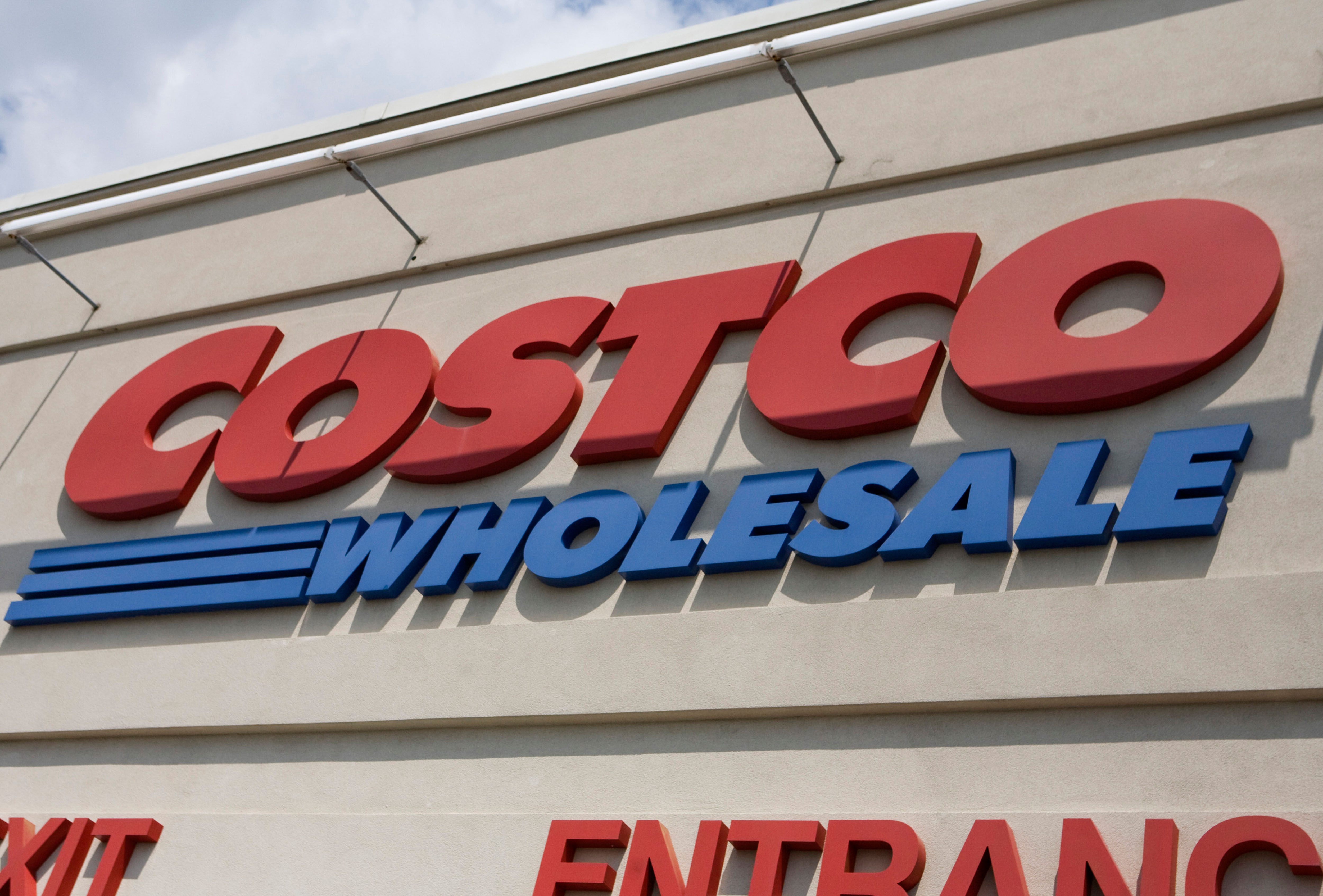 Costco now will try to catch membership moochers before they even get in the door.