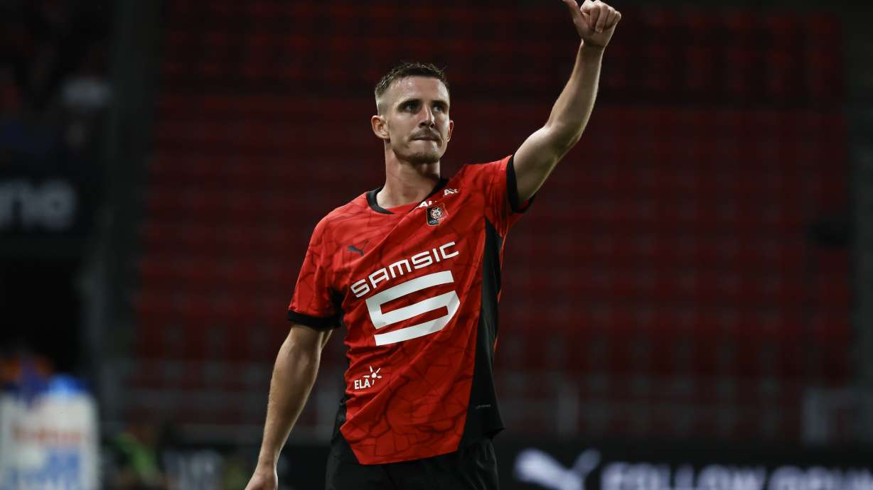 Rennes' Benjamin Bourigeaud gestures during the French League One soccer match between Rennes and Lyon at the Roazhon Park stadium in Rennes, France, Sunday, Aug. 18, 2024.