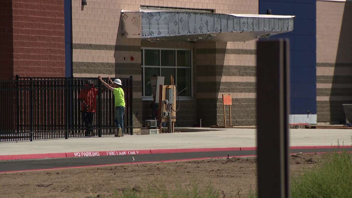 Haven Bay Elementary School has delayed it's opening due to ongoing construction.