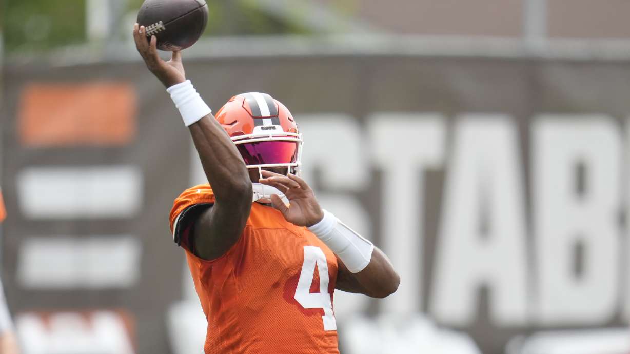 Cleveland Browns quarterback Deshaun Watson (4) throws during a joint NFL football practice with the Minnesota Vikings, Thursday, Aug. 15, 2024, in Berea, Ohio.