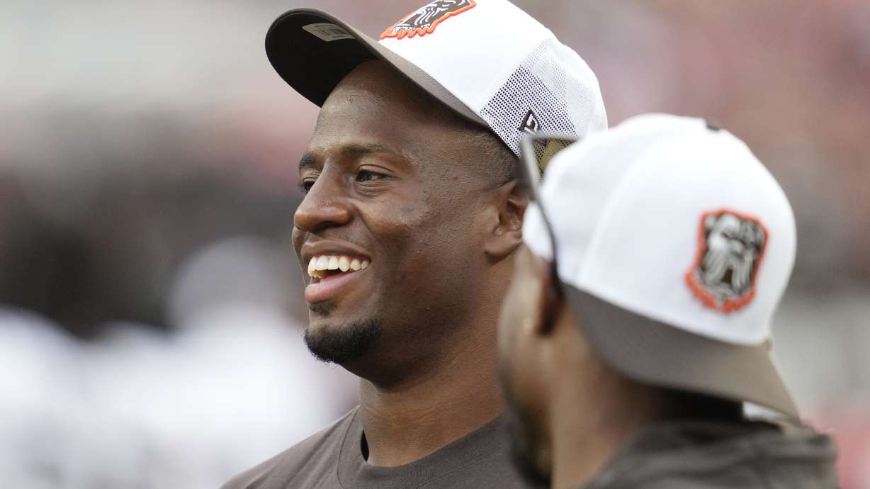 Cleveland Browns running back Nick Chubb watches from the sidelines against the Minnesota Vikings during the second half of an NFL preseason football game, Saturday, Aug. 17, 2024, in Cleveland.