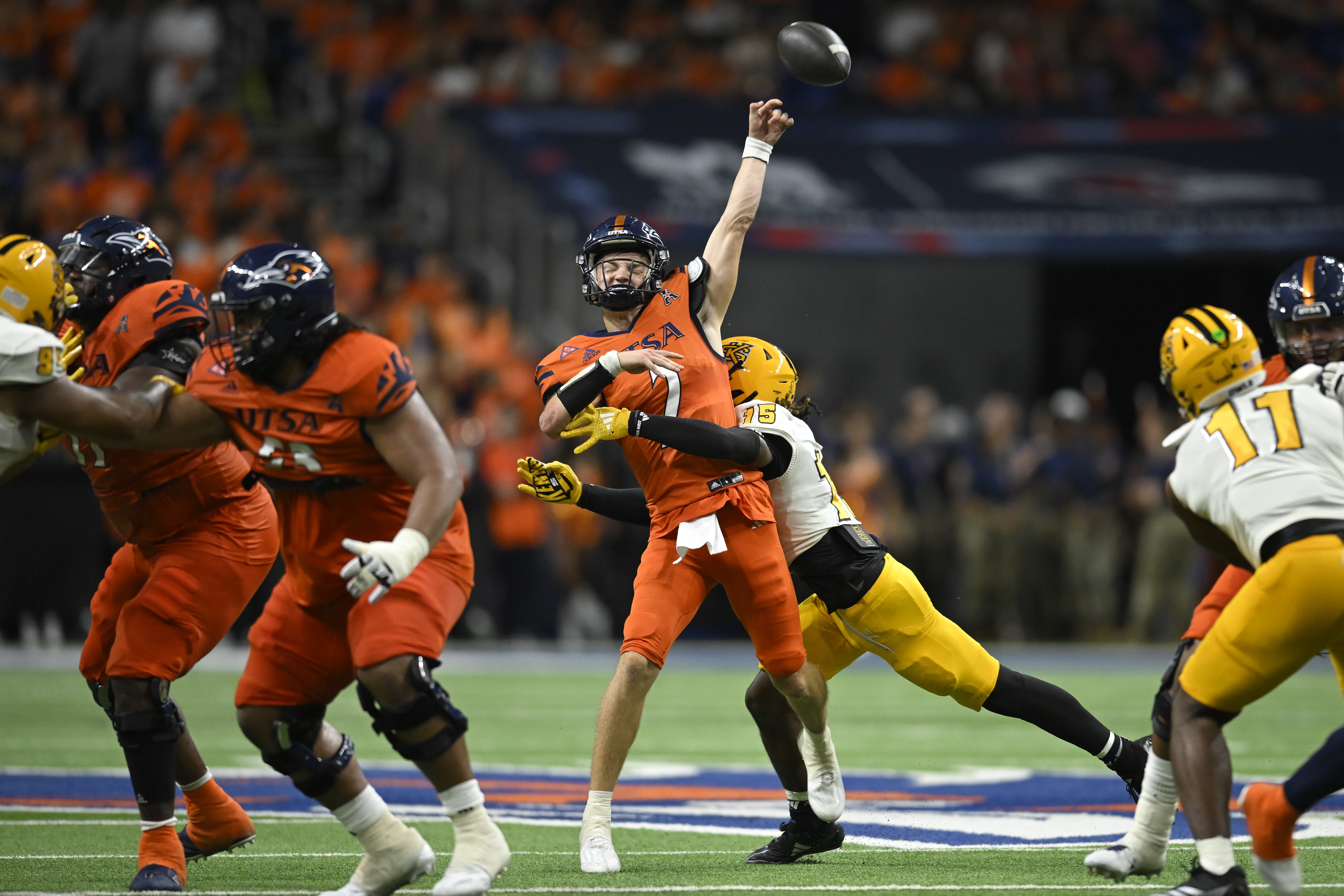 Top Sports story anchor