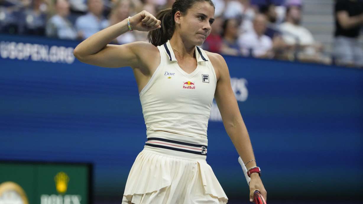 Emma Navarro reacciona tras vencer a Coco Gauff en los octavos de final del Abierto de Estados Unidos, el domingo 1 de septiembre de 2024, en Nueva York. 2024.