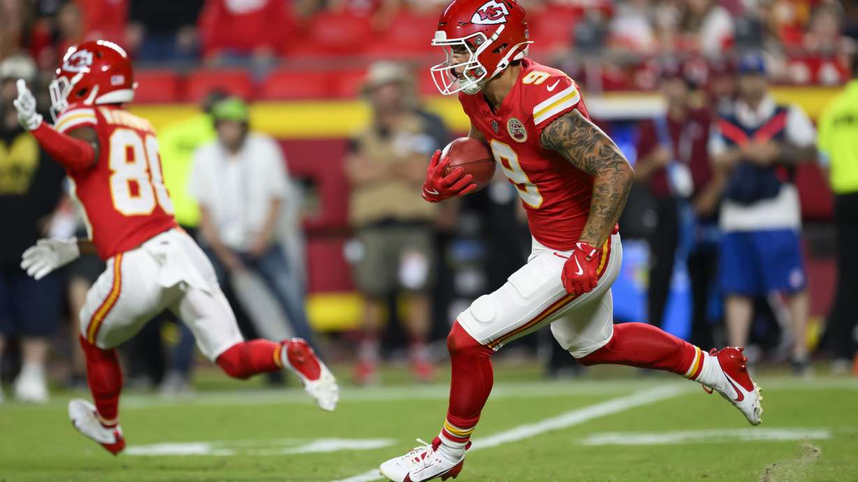 FILE - Kansas City Chiefs running back Louis Rees-Zammit runs back a kickoff during the second half of an NFL preseason football game against the Chicago Bears, Thursday, Aug. 22, 2024, in Kansas City, Mo.