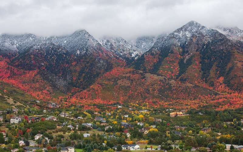 Fall colors visible above Sandy on Oct. 12, 2023, while the tree colors begin the change in the valley.