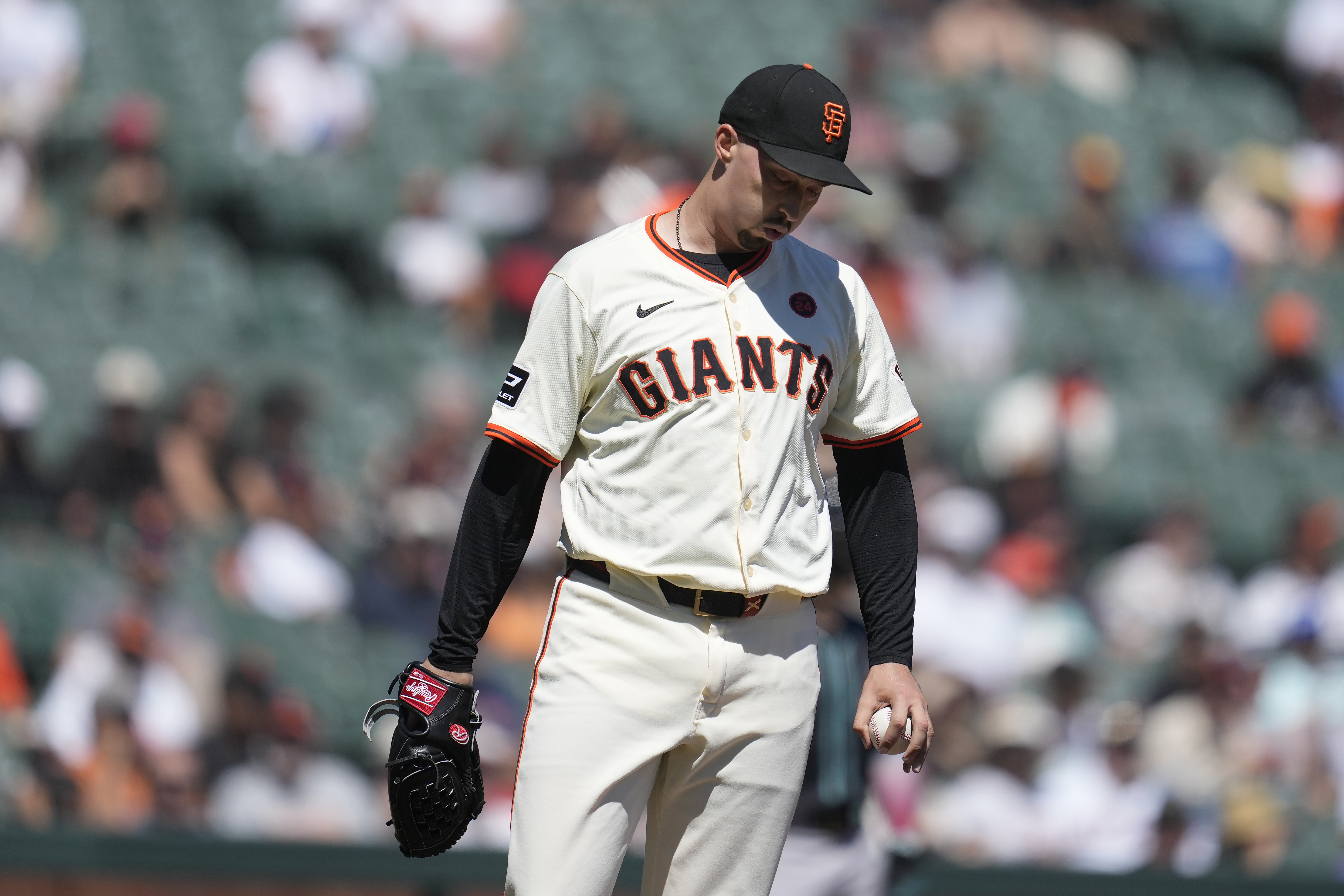 San Francisco Giants pitcher Blake Snell reacts during the first inning of a baseball game against the Arizona Diamondbacks in San Francisco, Thursday, Sept. 5, 2024. 