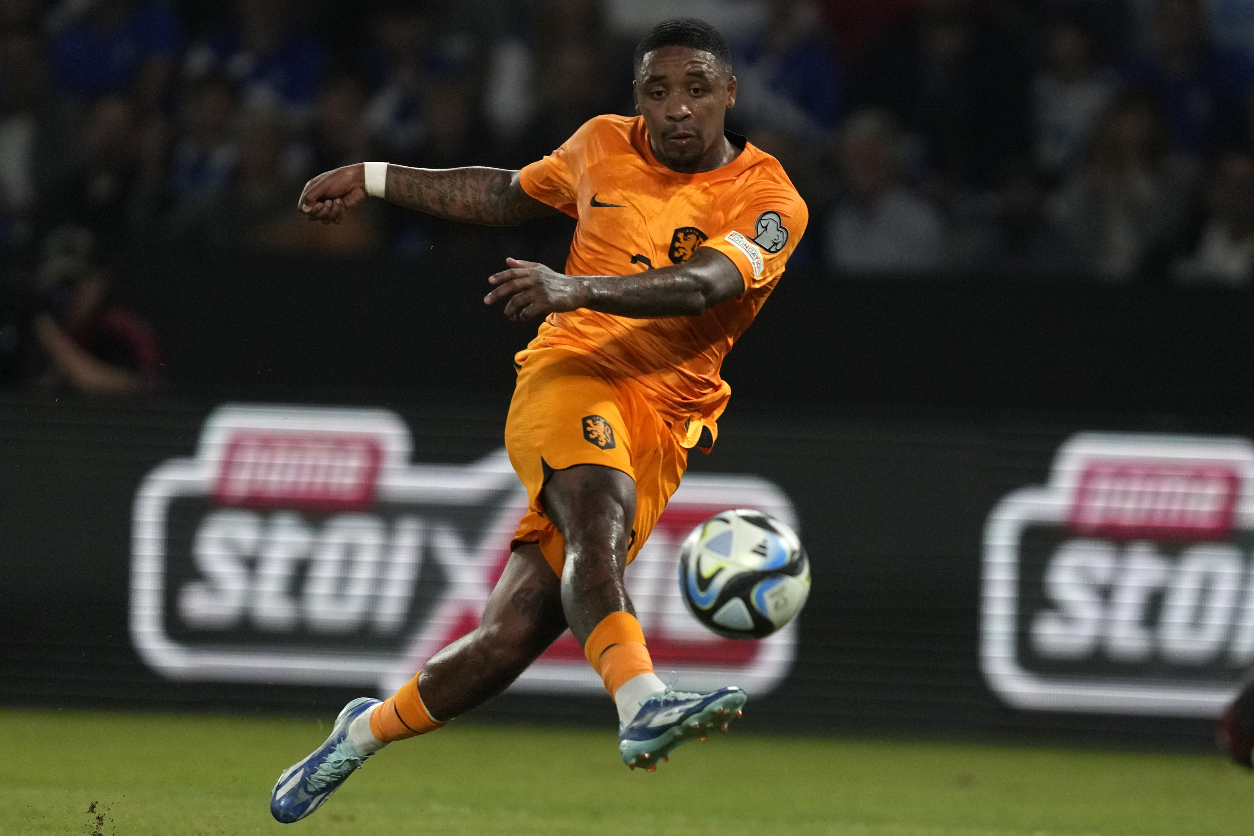 FILE -Netherlands' Steven Bergwijn makes an attempt to score during the Euro 2024 group B qualifying soccer match between Greece and The Netherlands at the OPAP Arena in Athens, Greece, on Oct. 16, 2023.