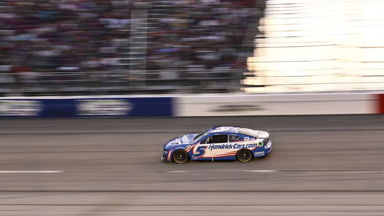 Kyle Larson steers through Turn 4 during a NASCAR Cup Series auto race at Darlington Raceway, Sunday, Sept. 1, 2024, in Darlington, S.C.