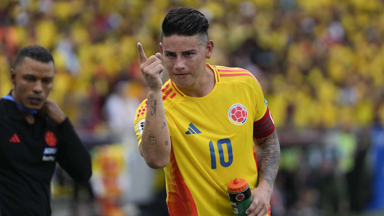 Colombia's James Rodriguez celebrates scoring a penalty, his side's second goal, against Argentina during a qualifying soccer match for the FIFA World Cup 2026 at the Metropolitano Roberto Melendez stadium in Barranquilla, Colombia, Tuesday, Sept. 10, 2024.