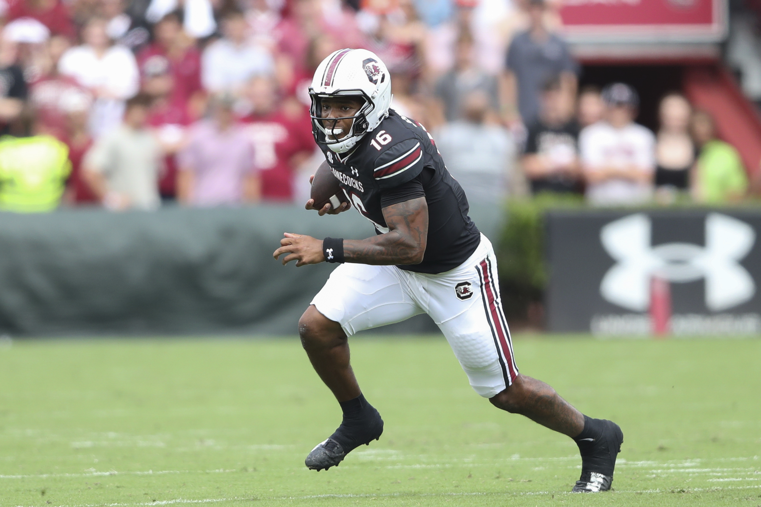 South Carolina QB Sellers leaves LSU game with ankle injury