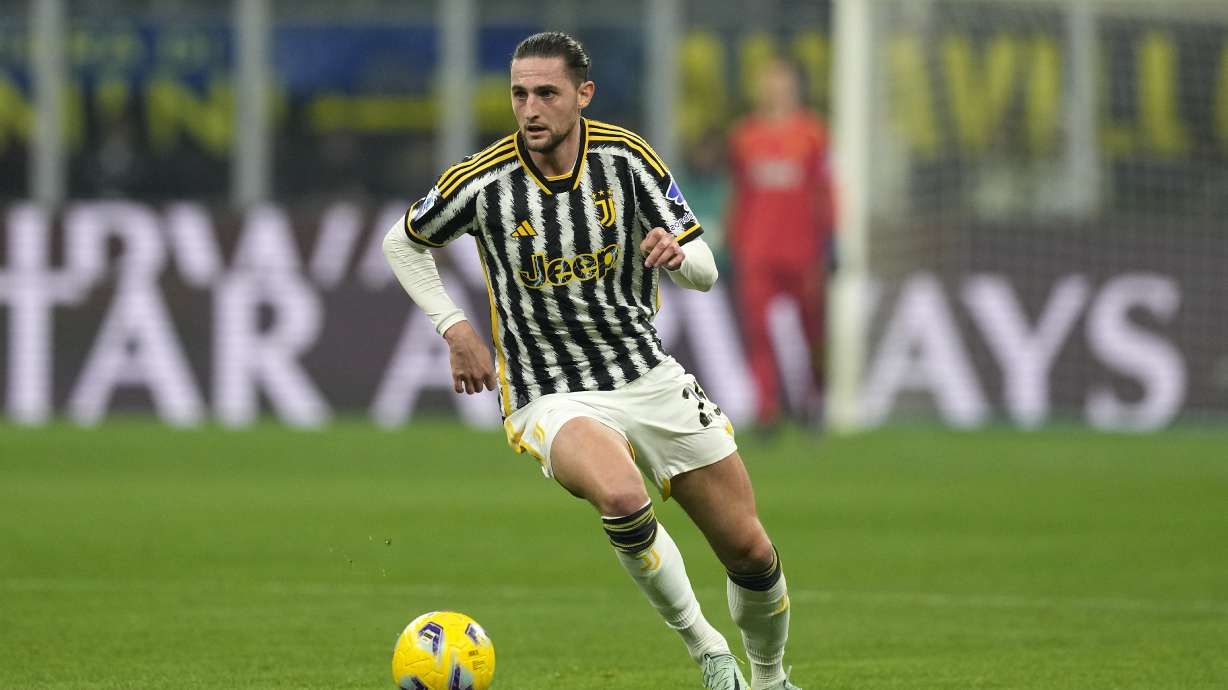 FILE - Juventus' Adrien Rabiot controls the ball during the Serie A soccer match against Inter Milan at the San Siro Stadium, in Milan, Italy, Sunday, Feb. 4, 2024.