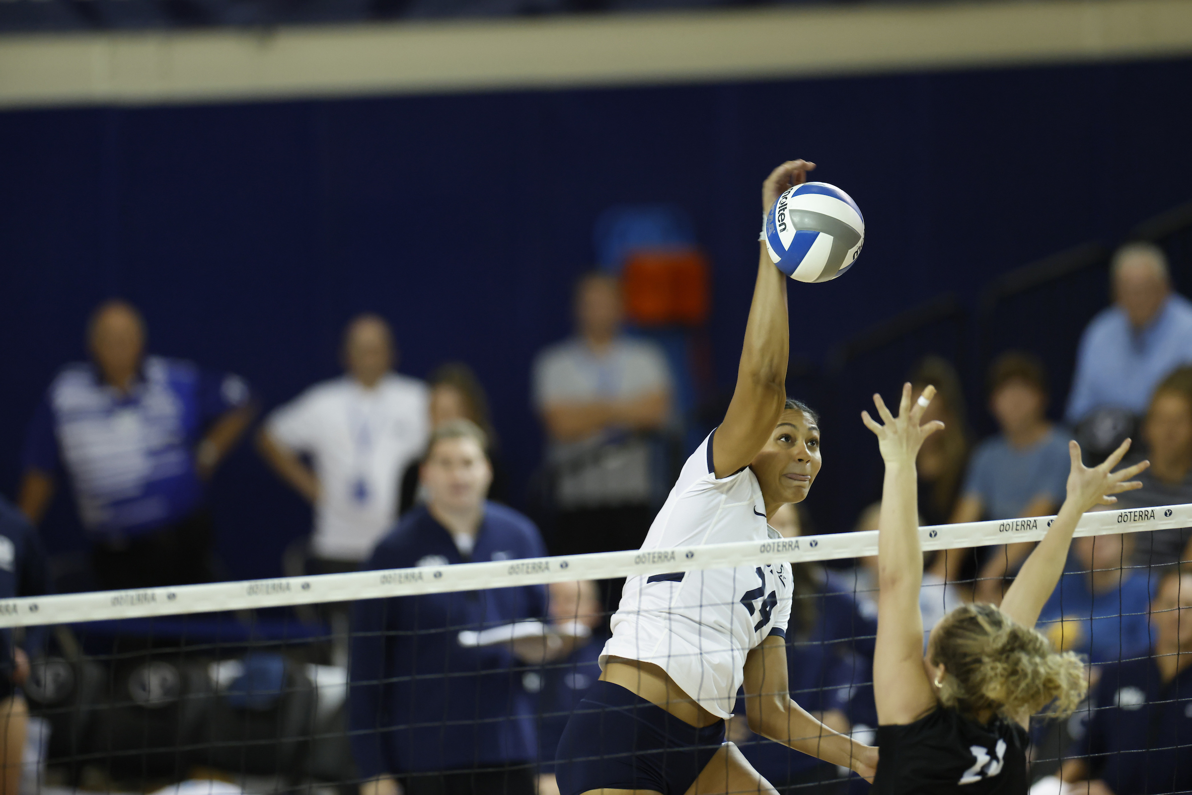 No. 19 BYU volleyball handles crosstown rival Utah Valley in sweep