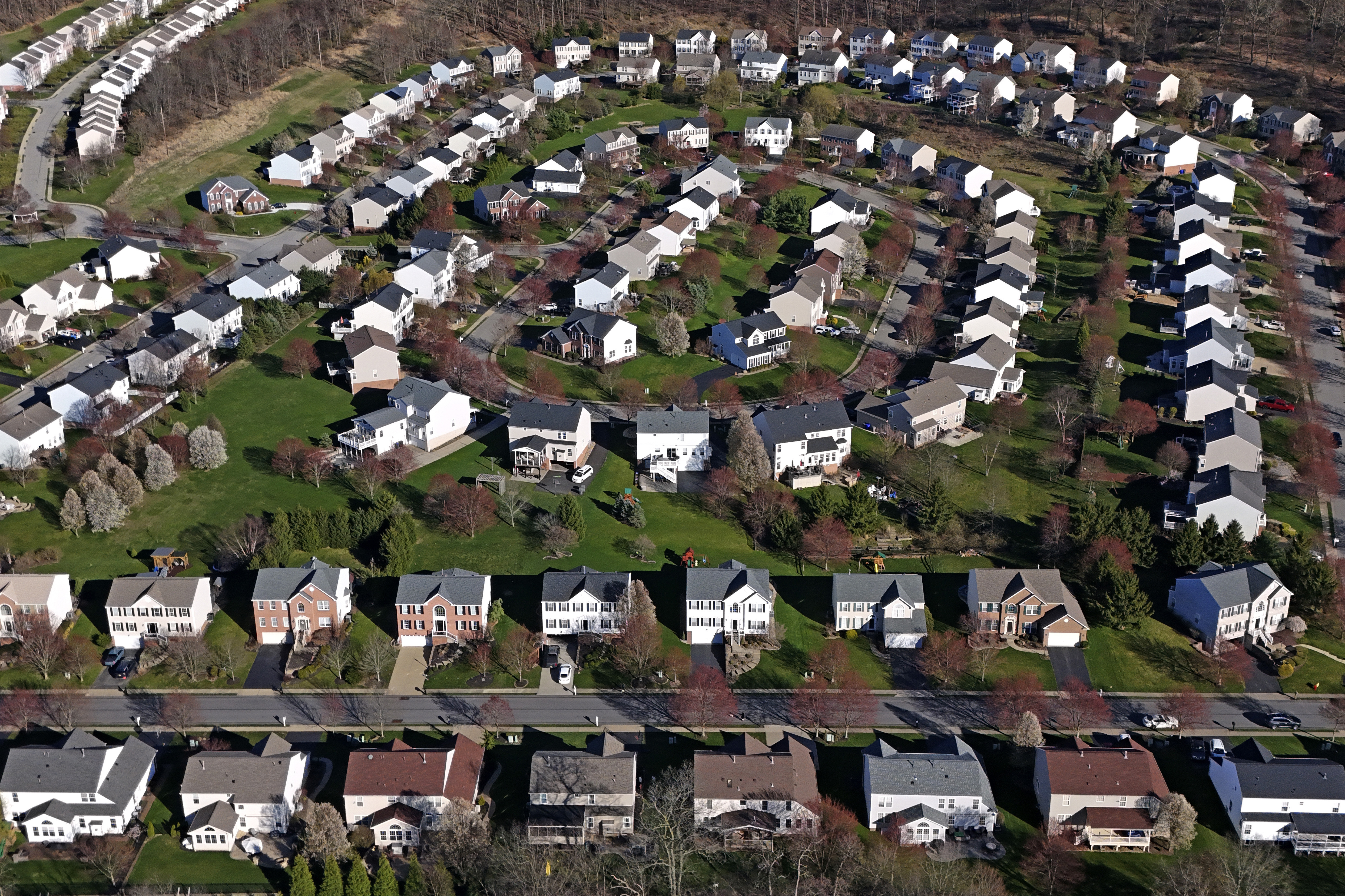 Sales of previously occupied U.S. homes fell in August to the slowest annual pace in nearly a year.