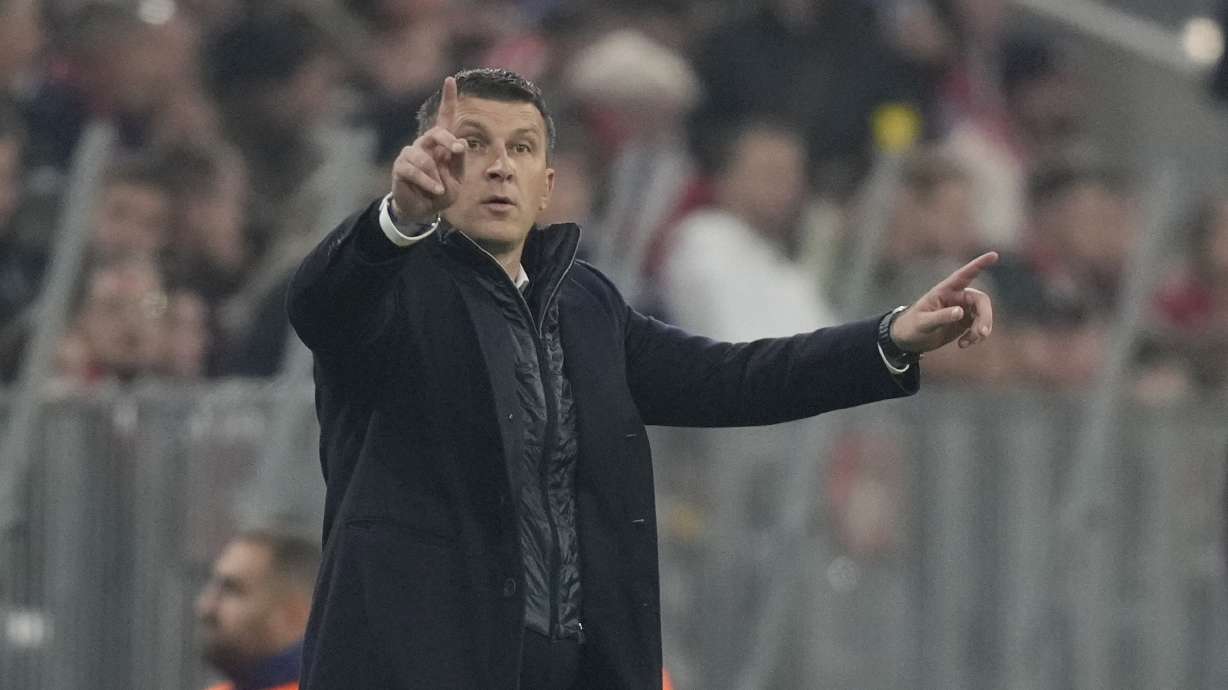 Dinamo's head coach Sergej Jakirovic gestures to his players from the sidelines during the Champions League opening phase soccer match between Bayern Munich and GNK Dinamo at the Allianz Arena in Munich, Germany Tuesday, Sept. 17, 2024.