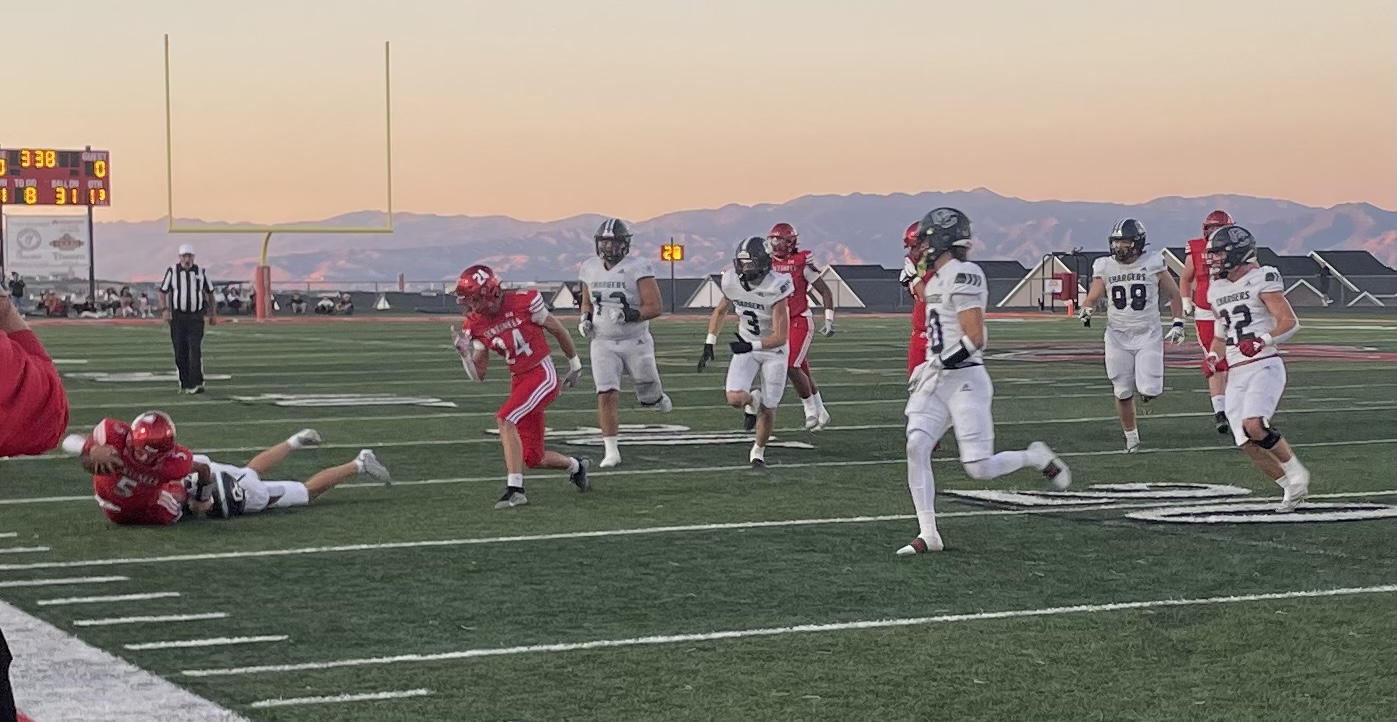 Corner Canyon QB goes down in win over Mountain Ridge