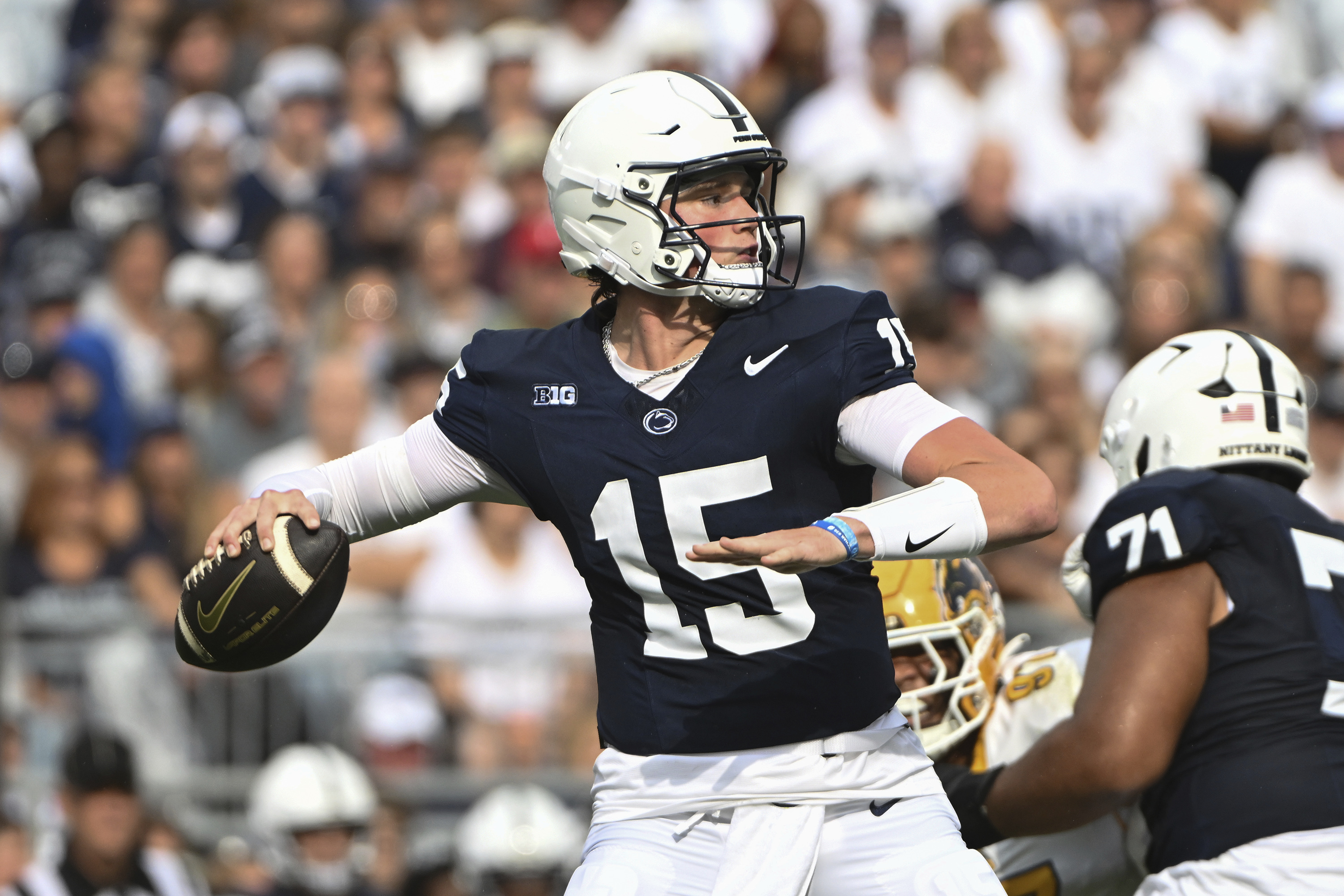 Allar's 4 total TDs lead No. 10 Penn State over Kent State