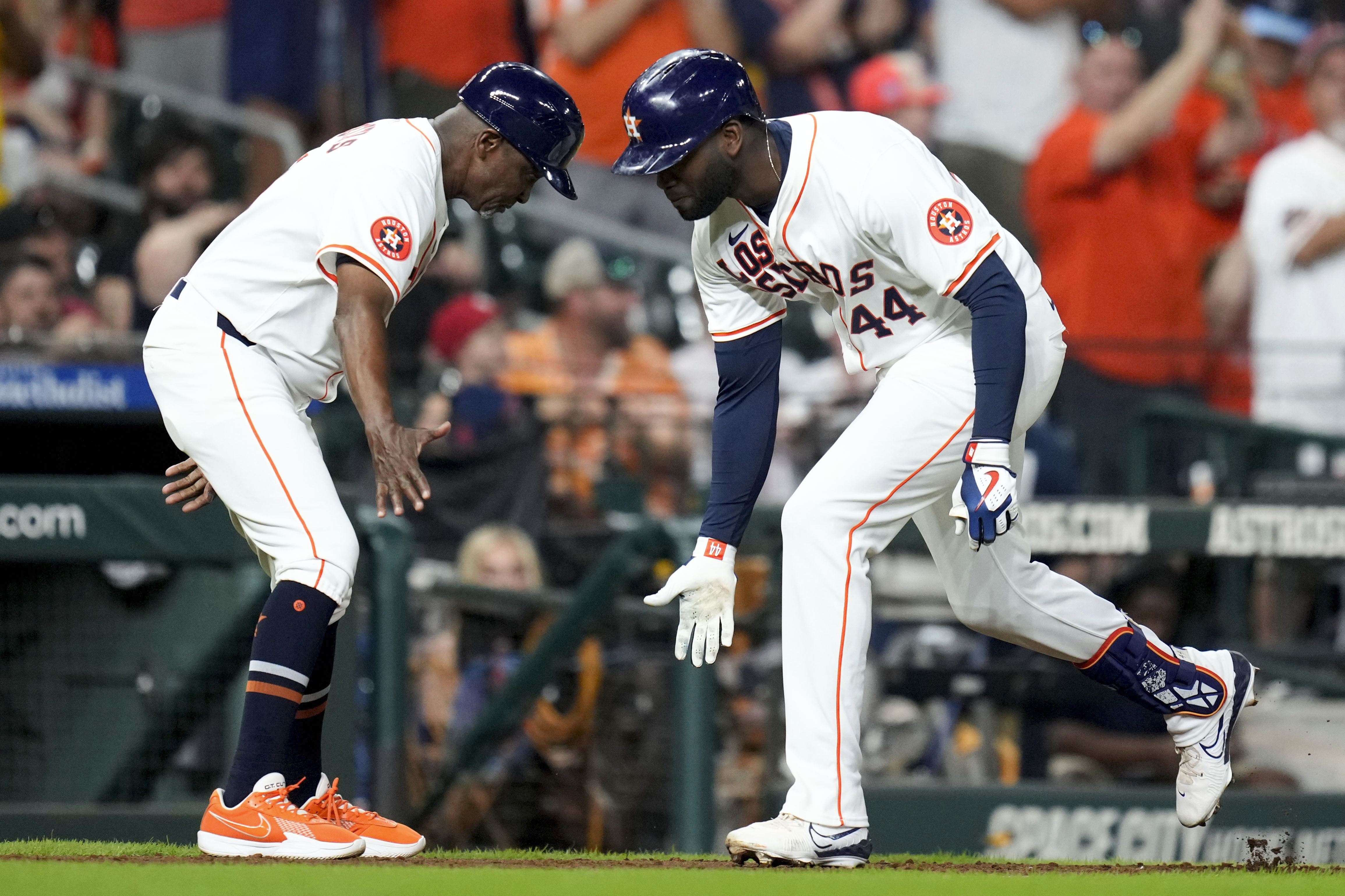 Alvarez and Tucker power Astros to 10-4 win over Angels