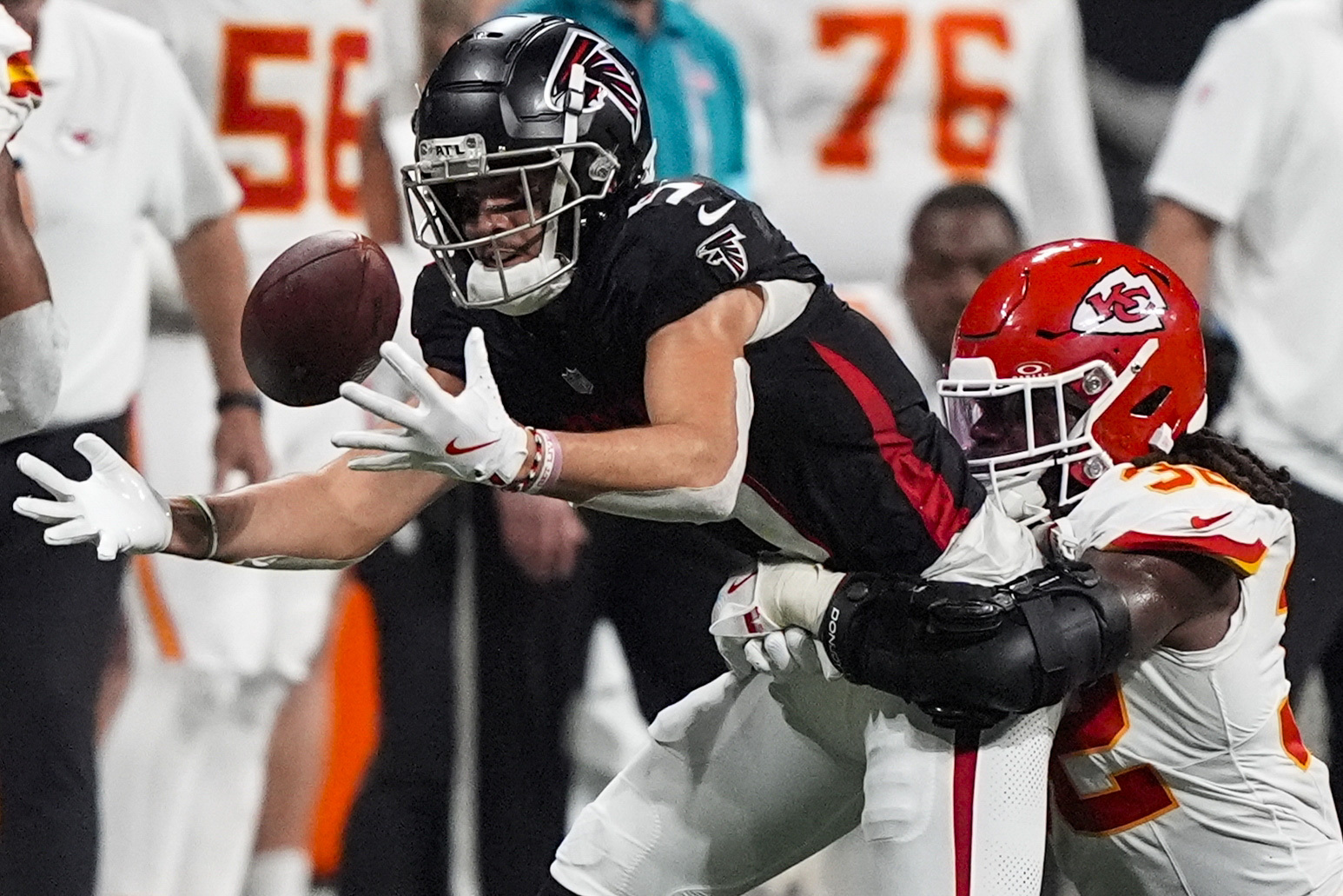 Miscues and late stops by the Chiefs lead to another Falcons loss