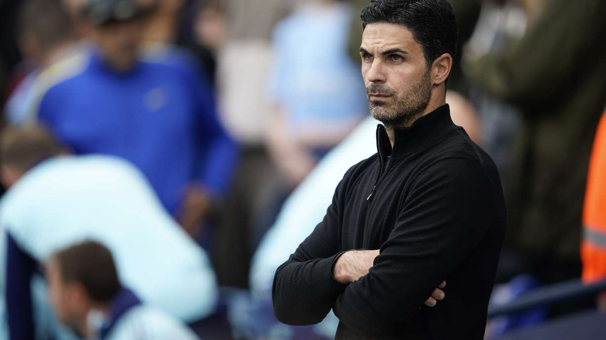 Arsenal's manager Mikel Arteta stands on the touchline before the English Premier League soccer match between Manchester City and Arsenal at the Etihad stadium in Manchester, England, Sunday, Sept. 22, 2024.