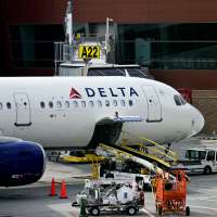 Flight to Utah forced to return over passenger's spoiled food
