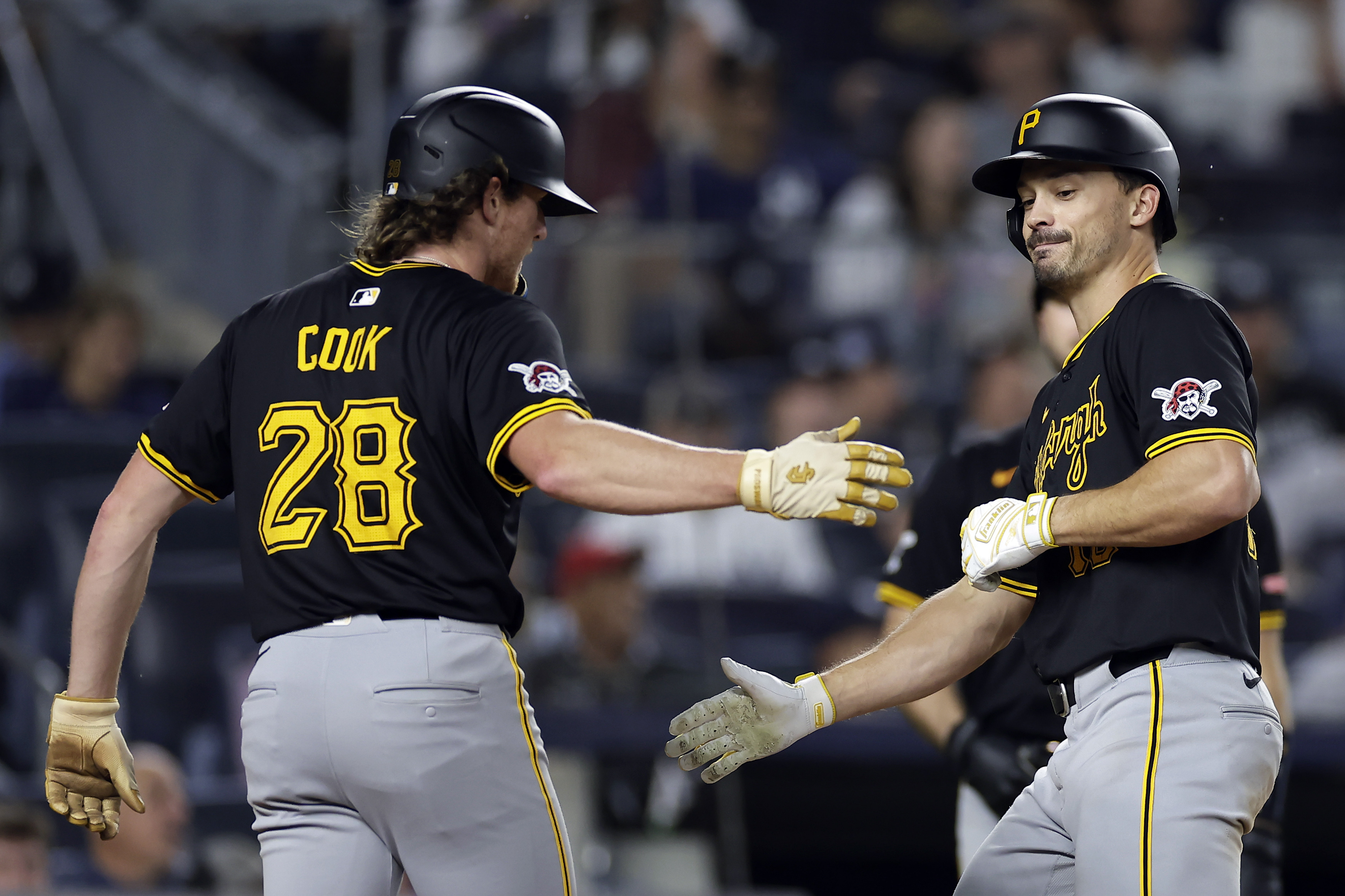 Reynolds homers twice, Pirates beat Yankees 4-2, delay NY from clinching ALCS home-field advantage