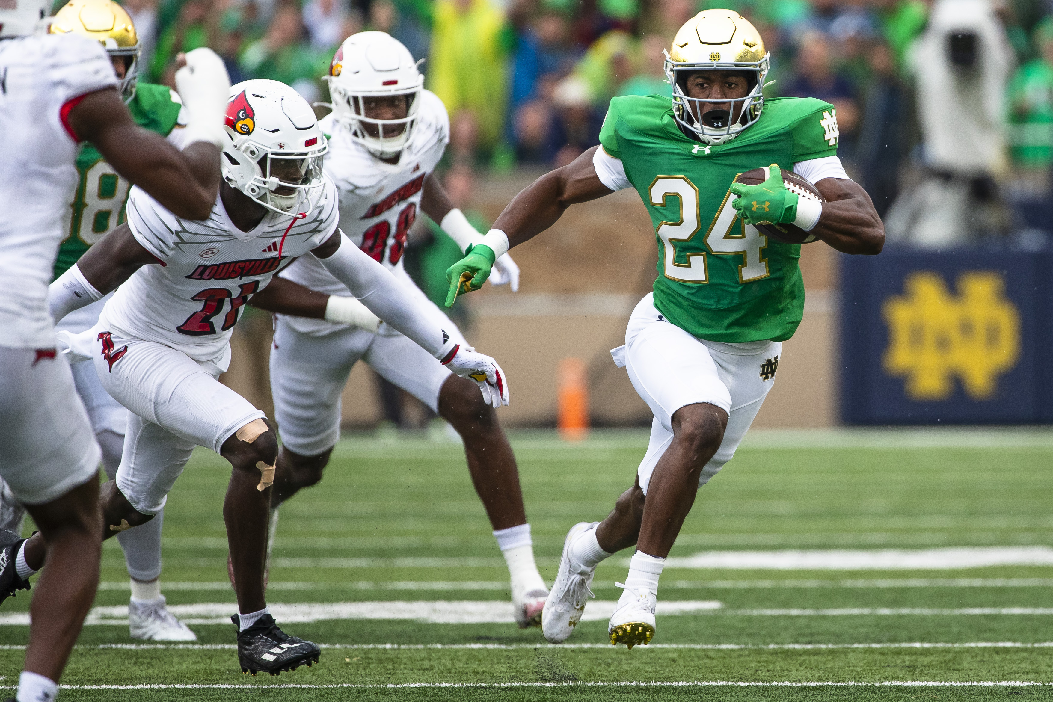 No. 16 Notre Dame holds off No. 15 Louisville comeback for 31-24 victory