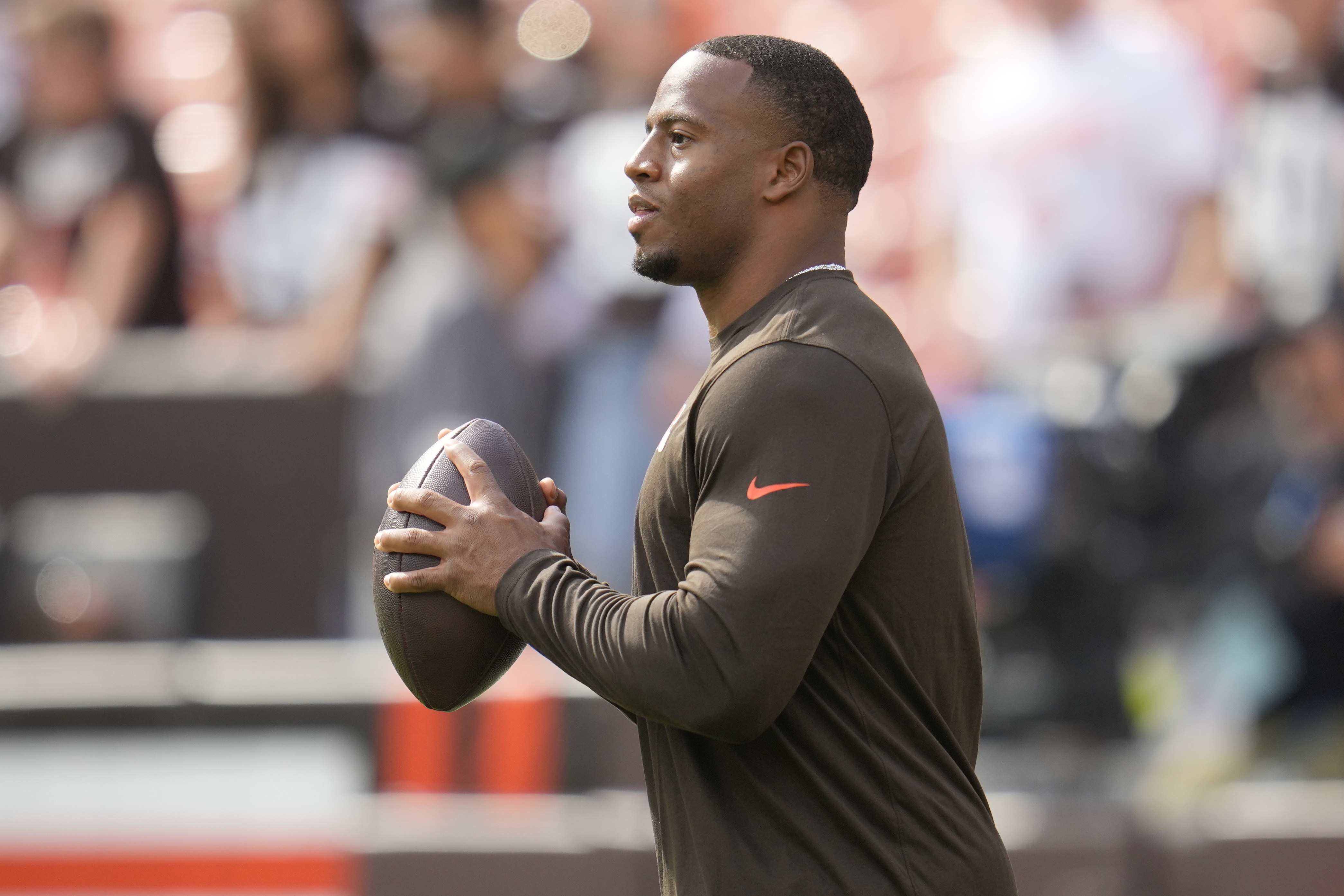 FILE - Injured Cleveland Browns running back Nick Chubb before an NFL football game against the New York Giants Sunday, Sept. 22, 2024, in Cleveland. 