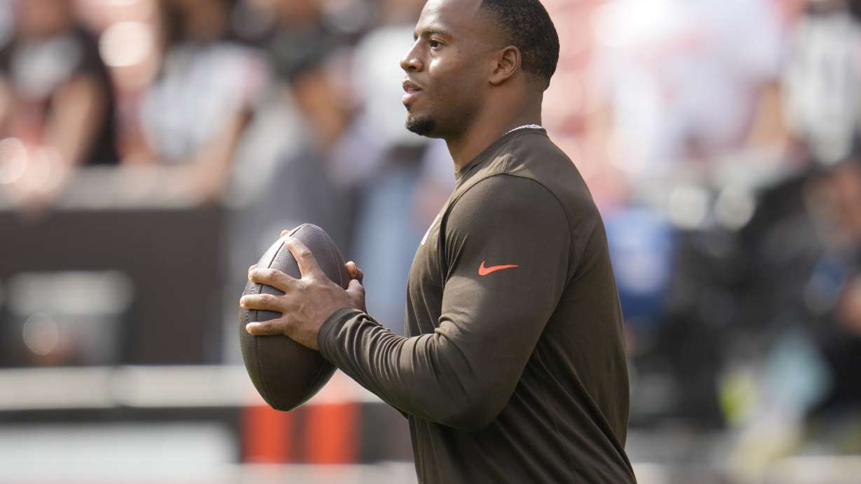 FILE - Injured Cleveland Browns running back Nick Chubb before an NFL football game against the New York Giants Sunday, Sept. 22, 2024, in Cleveland.