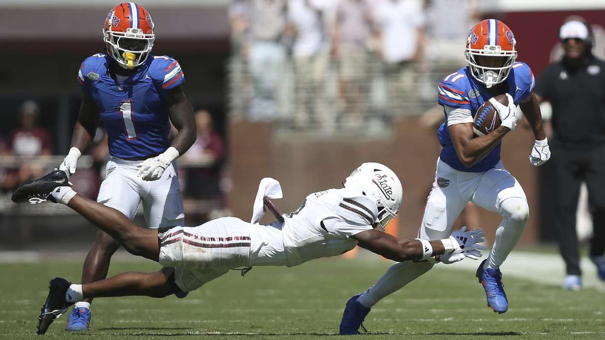 Florida wide receiver Aidan Mizell (11) runs downfield against Mississippi State during the second half of an NCAA college football game in Starkville, Miss., Saturday, Sept. 21, 2024. Florida won 45-28.