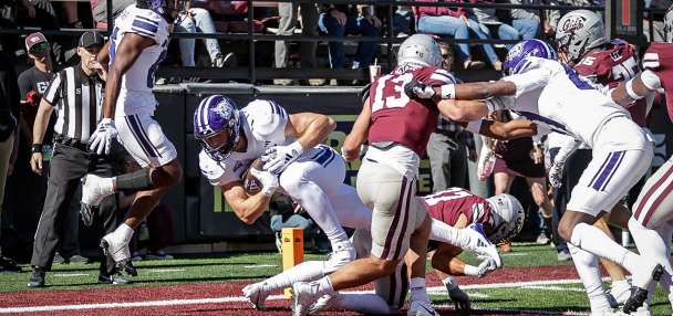 Munoz throws 6 TDs, including game-winner in OT, as Weber State holds off Montana