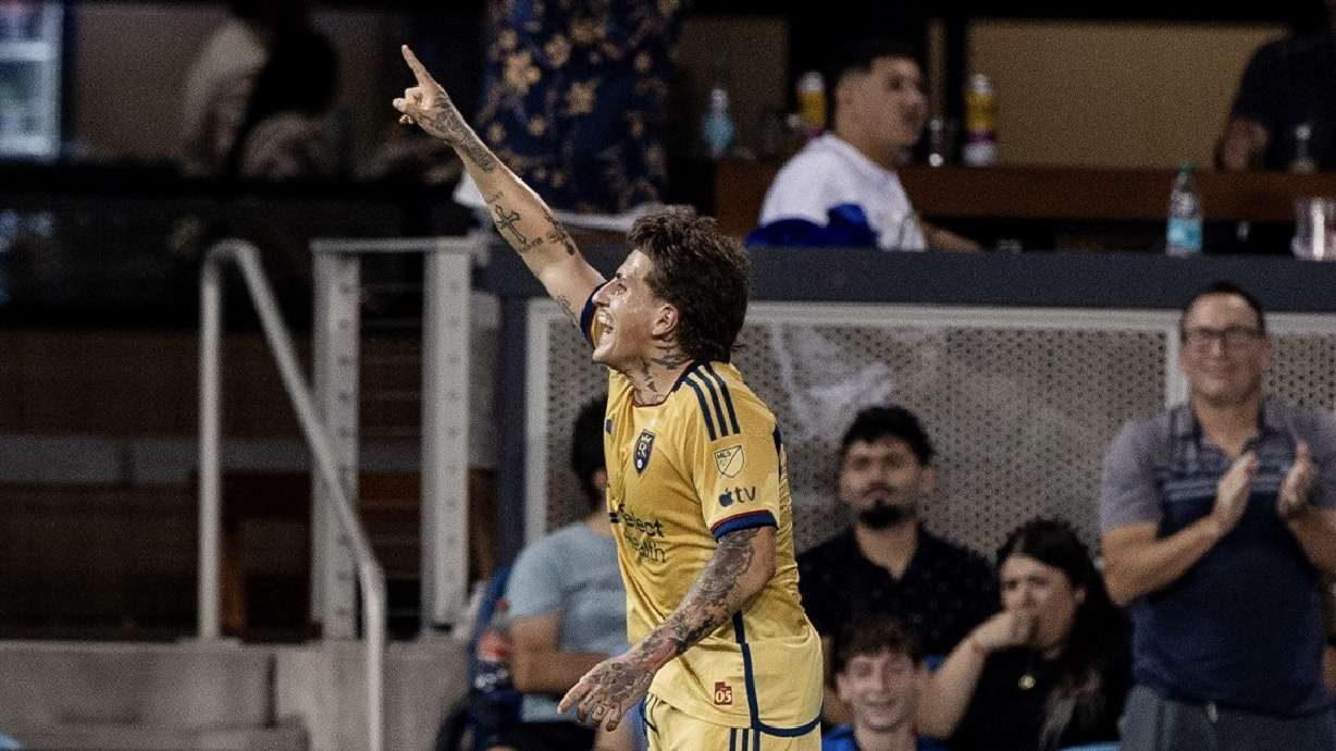 Diego Luna celebrates the game-winner against his hometown club, San Jose.