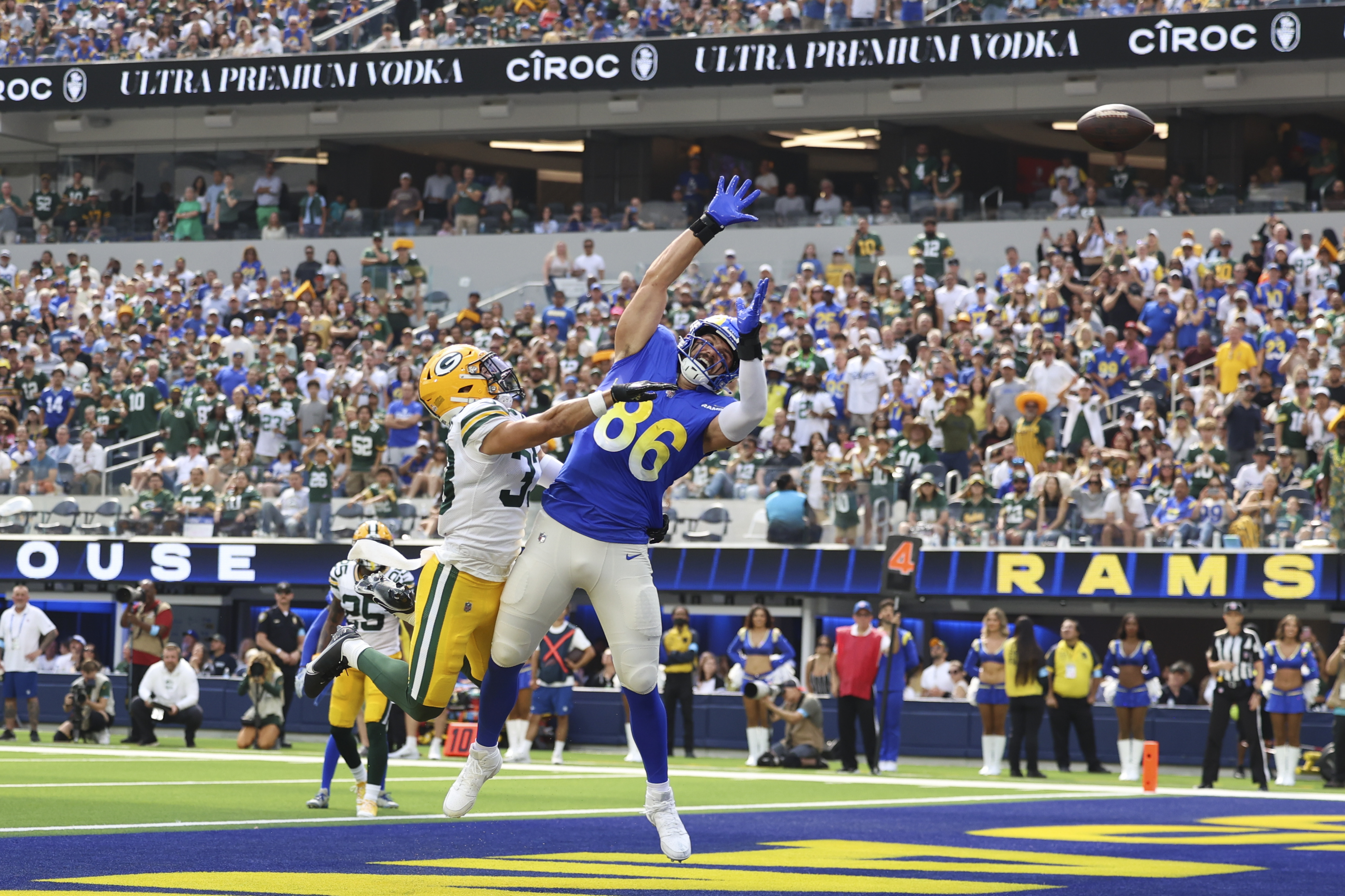 Green Bay Packers safety Evan Williams (33) forces an incompletion against Los Angeles Rams tight end Colby Parkinson (86) during the first half of an NFL football game Sunday, Oct. 6, 2024, in Inglewood, Calif.