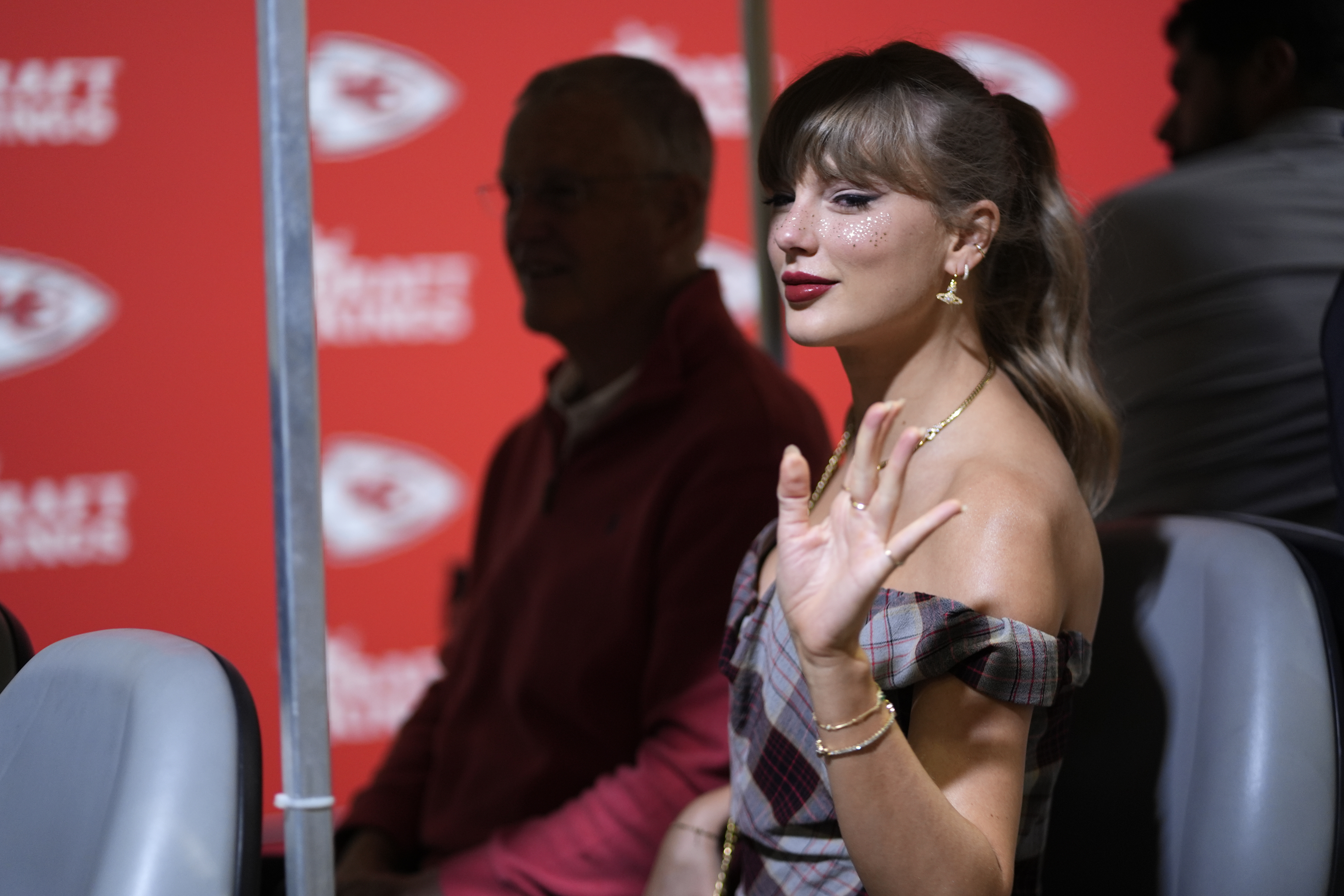 Taylor Swift arrives before the start of an NFL football game between the Kansas City Chiefs and the New Orleans Saints Monday, Oct. 7, 2024, in Kansas City, Mo.