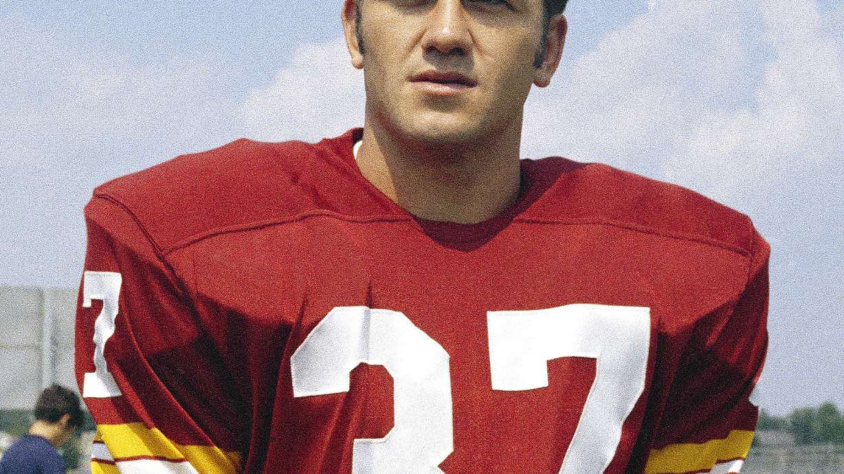 FILE - Pat Fischer, corner back for the Washington Redskins, 1970.