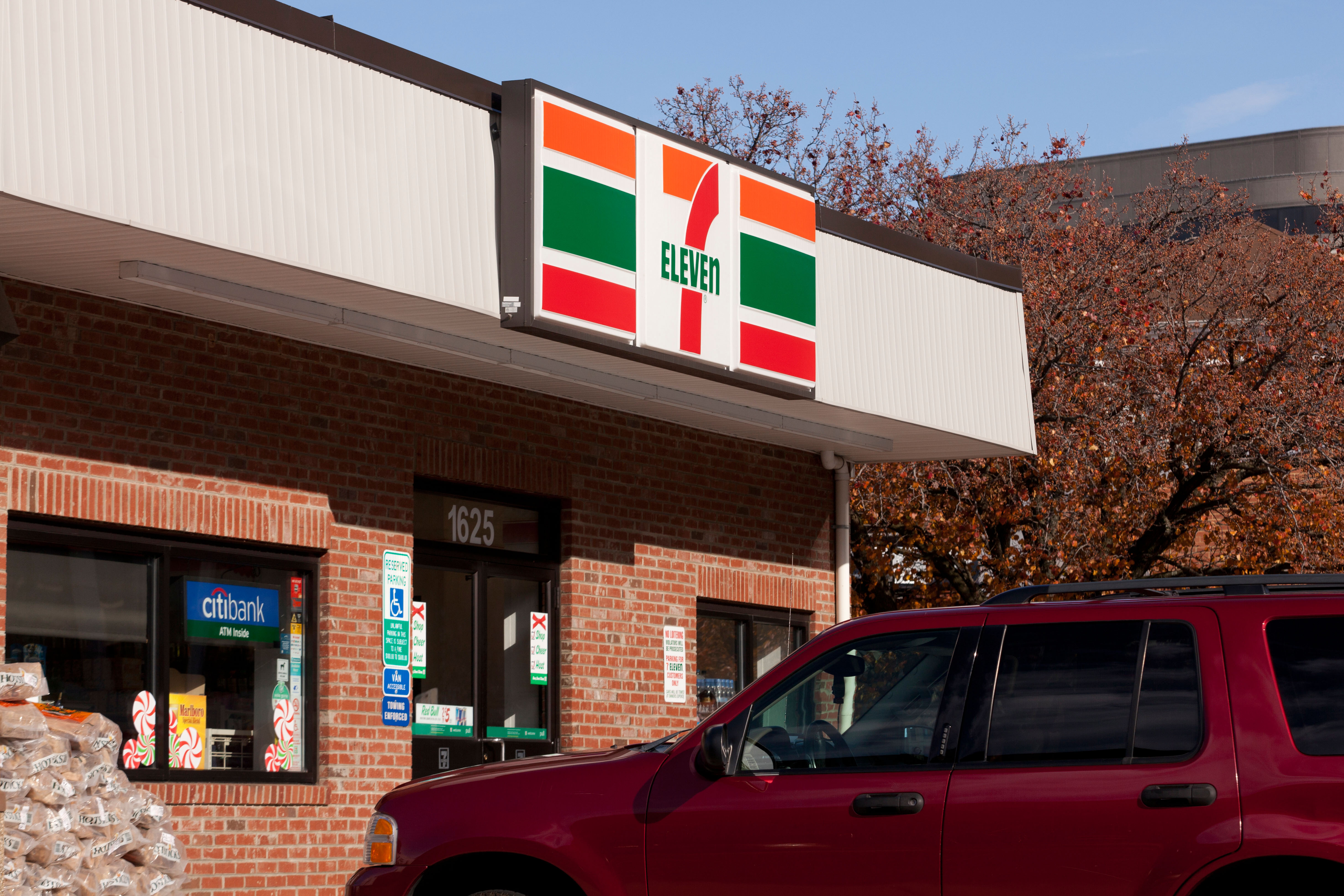 7-Eleven is closing more than 400 locations