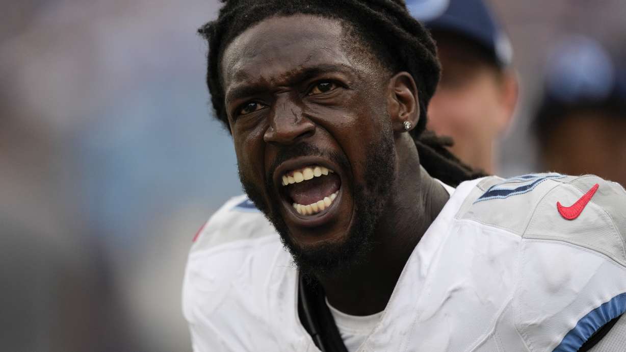 Tennessee Titans wide receiver Calvin Ridley (0) celebrates after scoring a touchdown in the second half of an NFL football game against the New York Jets in Nashville, Tenn., on Sunday, Sept. 15, 2024.
